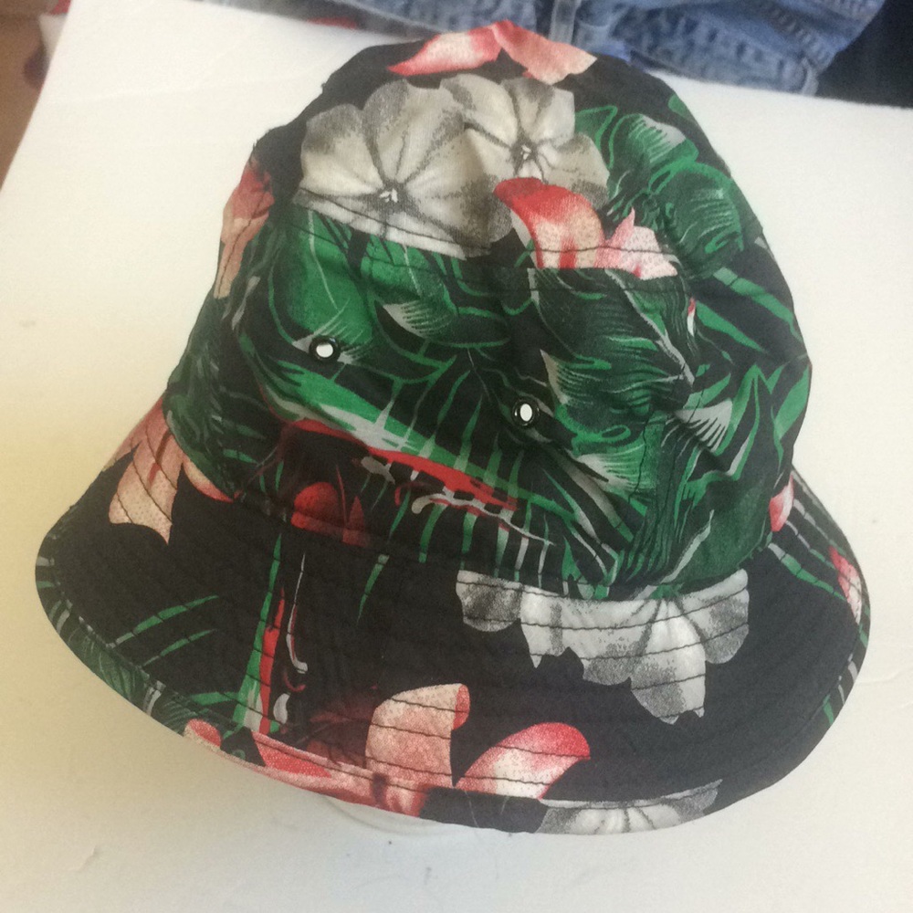 FINAL MARKDOWN Champs sports gear floppy hat
